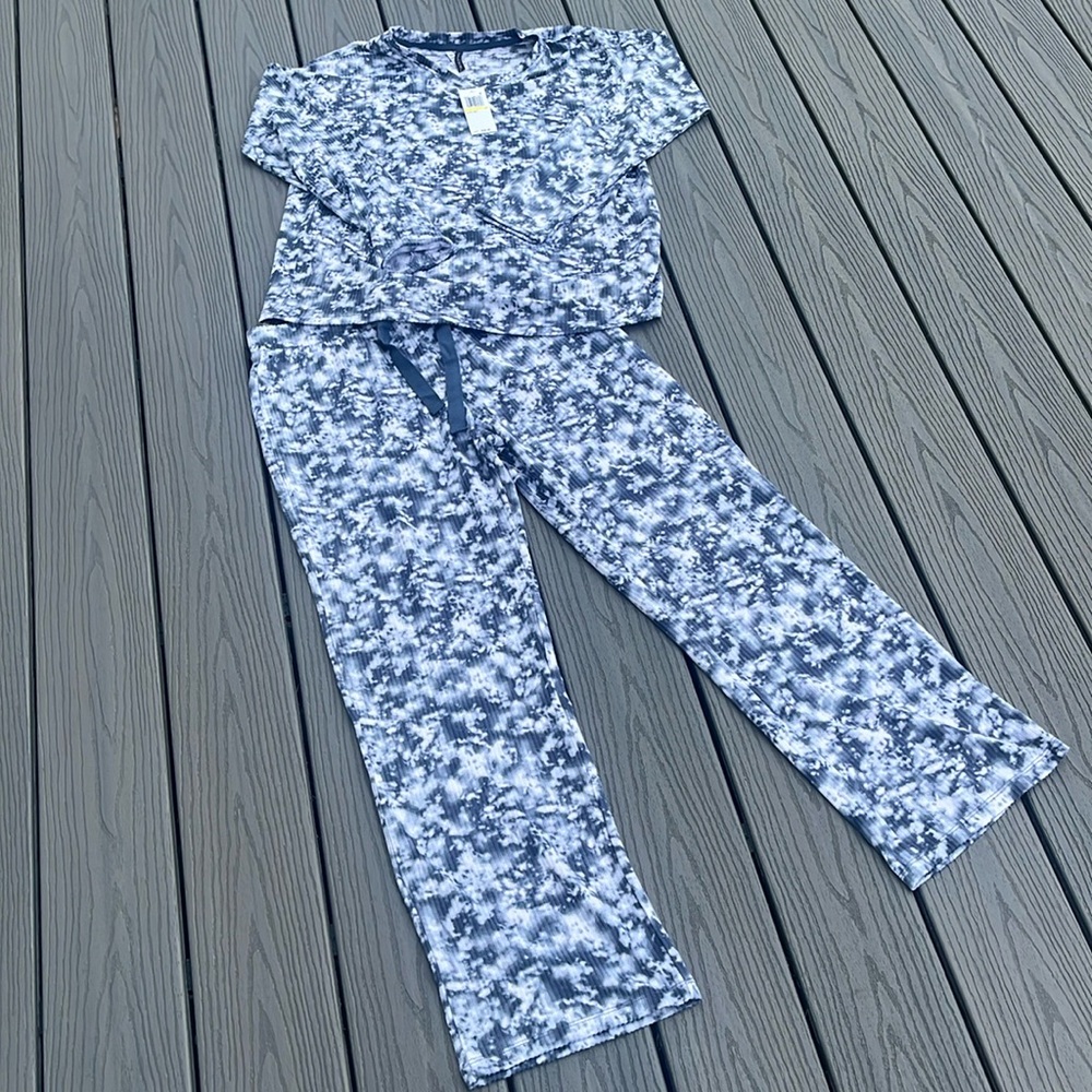 ❄️ Blue-Gray and White Tie Dye Pajama Set